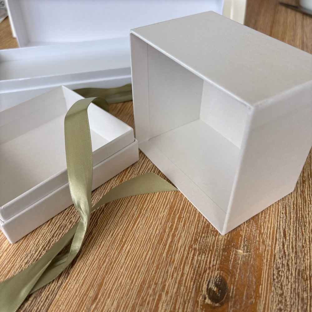 Authentic Van Cleef & Arpels Gift Boxes with Gree… - image 7